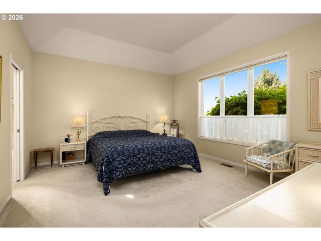 15715 Nw CLAREMONT Dr, Portland, OR 97229