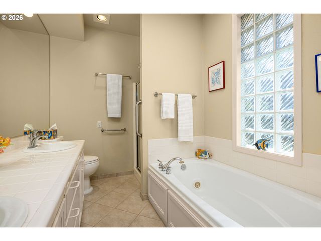 15715 Nw CLAREMONT Dr, Portland, OR 97229
