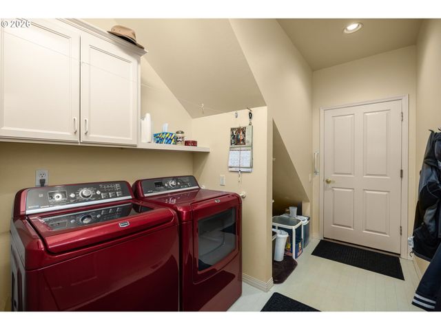 15715 Nw CLAREMONT Dr, Portland, OR 97229