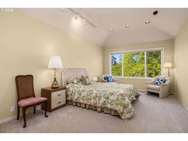 15715 Nw CLAREMONT Dr, Portland, OR 97229