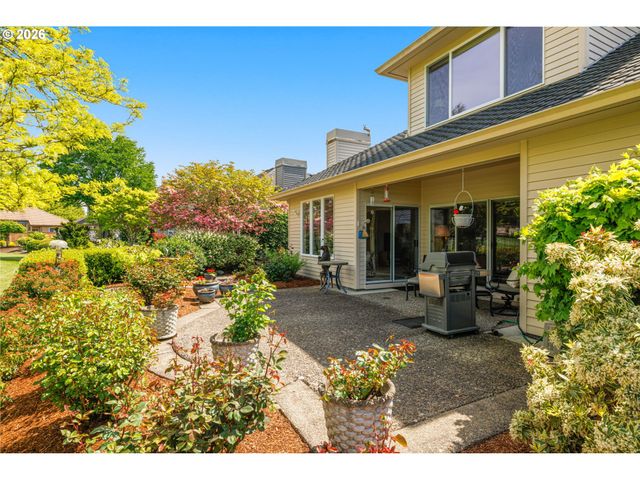 15715 Nw CLAREMONT Dr, Portland, OR 97229
