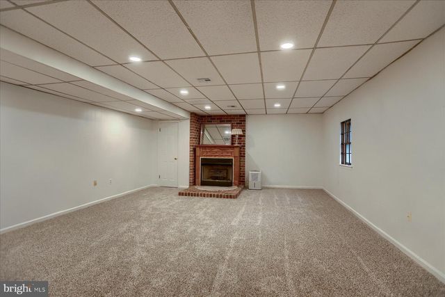 18 FAIRFAX VLG, Harrisburg, PA 17112