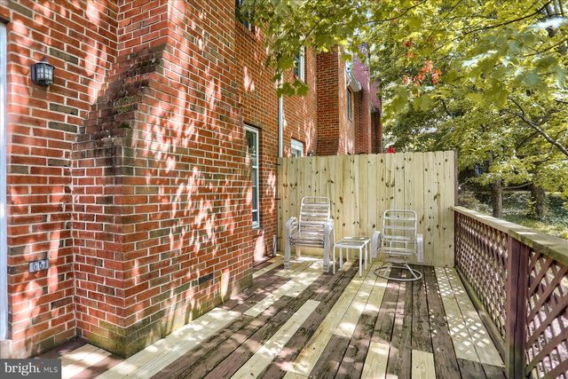 18 FAIRFAX VLG, Harrisburg, PA 17112