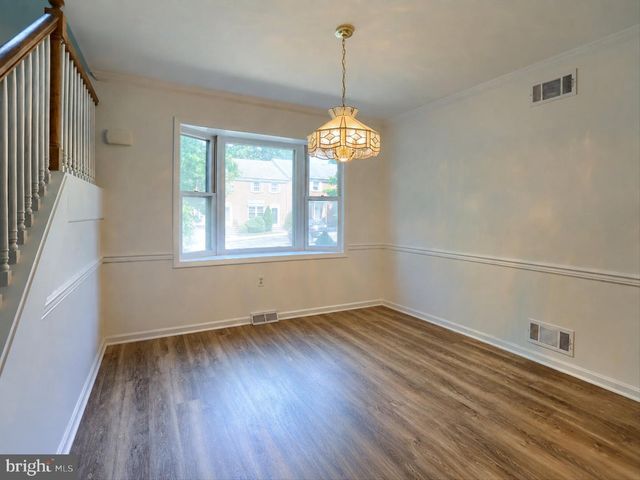 18 FAIRFAX VLG, Harrisburg, PA 17112
