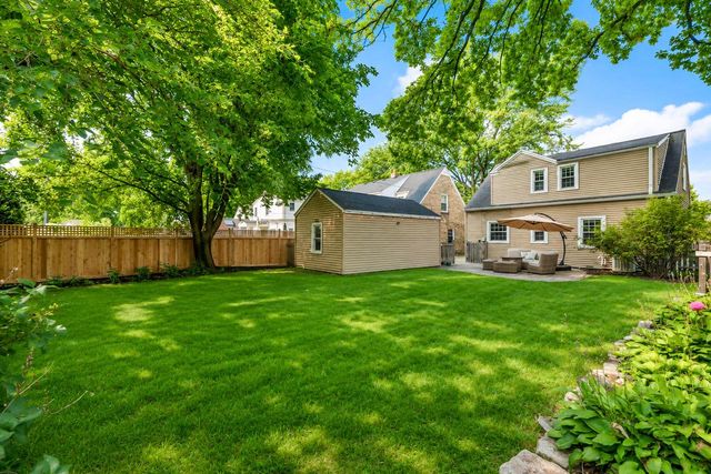 5516 N Kent AVENUE, Whitefish Bay, WI 53217