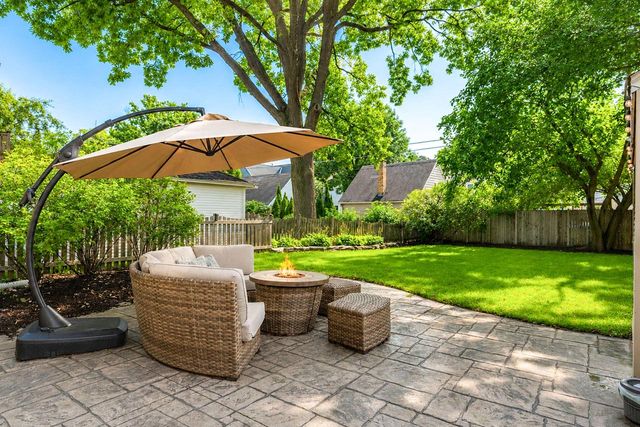5516 N Kent AVENUE, Whitefish Bay, WI 53217