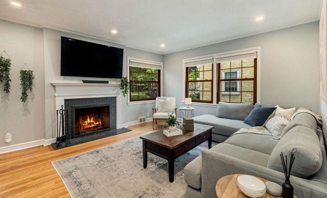 5516 N Kent AVENUE, Whitefish Bay, WI 53217
