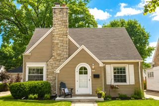 5516 N Kent AVENUE, Whitefish Bay, WI 53217