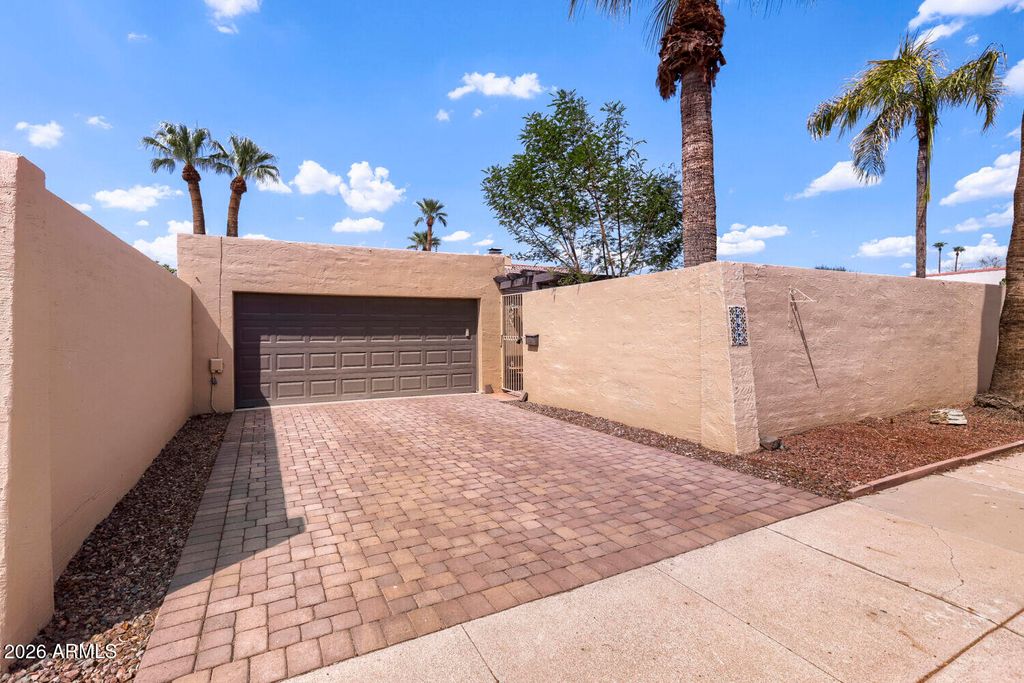 2022 E BALBOA Drive, Tempe, AZ 85282 — exterior