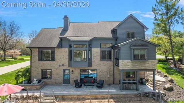 22844 Indianwood Drive, South Lyon, MI 48178