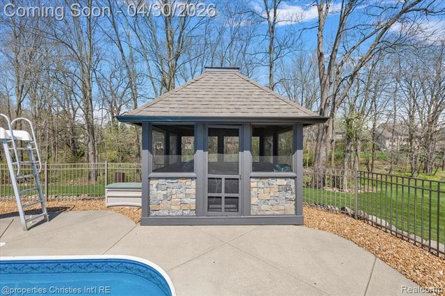 22844 Indianwood Drive, South Lyon, MI 48178