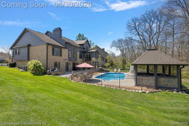 22844 Indianwood Drive, South Lyon, MI 48178