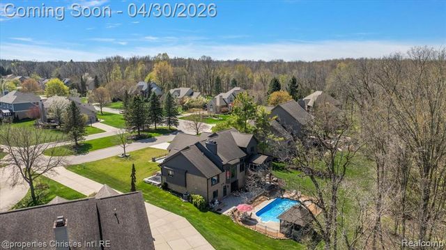 22844 Indianwood Drive, South Lyon, MI 48178