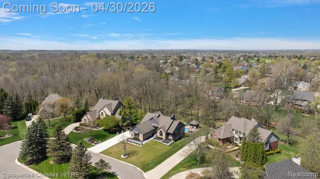 22844 Indianwood Drive, South Lyon, MI 48178