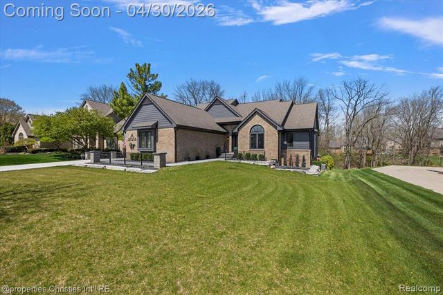 22844 Indianwood Drive, South Lyon, MI 48178