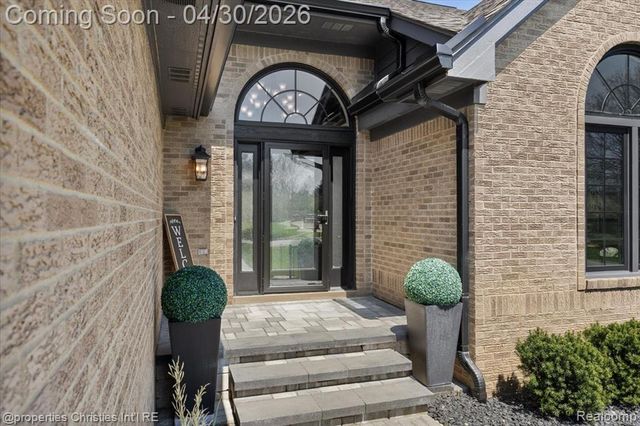 22844 Indianwood Drive, South Lyon, MI 48178