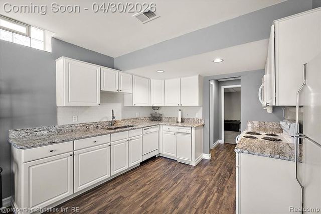 22844 Indianwood Drive, South Lyon, MI 48178