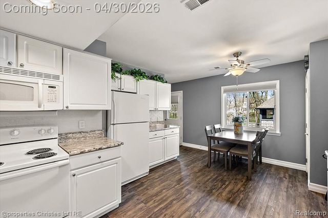 22844 Indianwood Drive, South Lyon, MI 48178