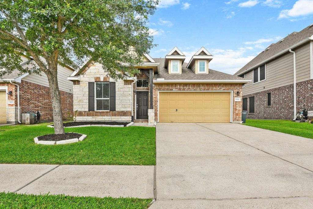 8319 Sweet Bay Circle S, Baytown, TX 77523