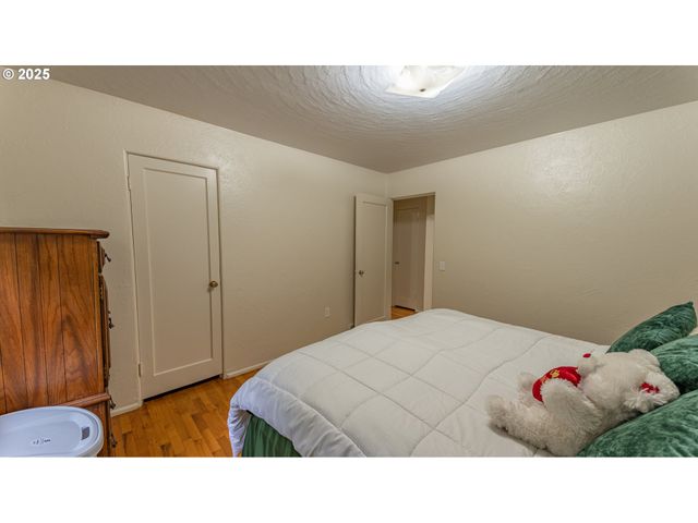 2375 N 14TH St, Coos Bay, OR 97420