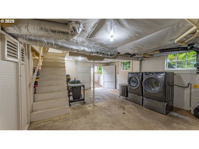 2375 N 14TH St, Coos Bay, OR 97420