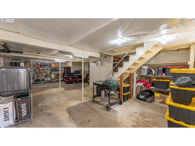 2375 N 14TH St, Coos Bay, OR 97420