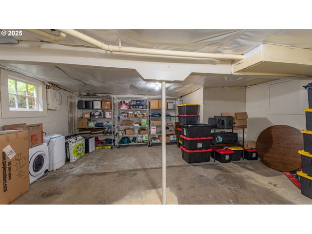 2375 N 14TH St, Coos Bay, OR 97420