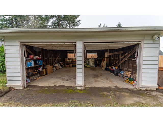2375 N 14TH St, Coos Bay, OR 97420