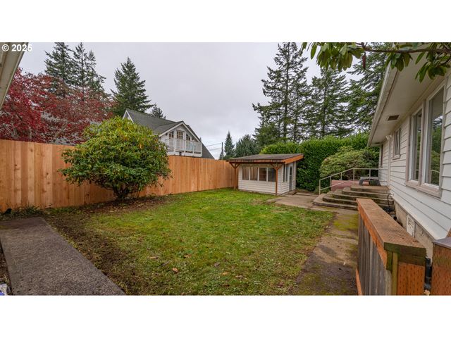 2375 N 14TH St, Coos Bay, OR 97420