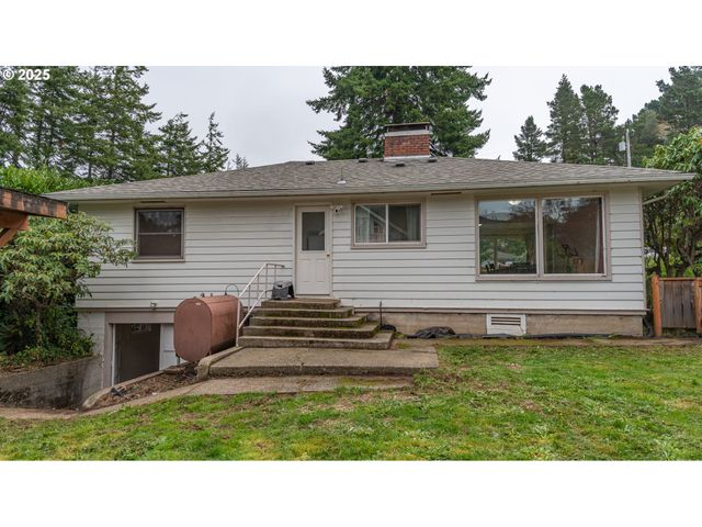 2375 N 14TH St, Coos Bay, OR 97420