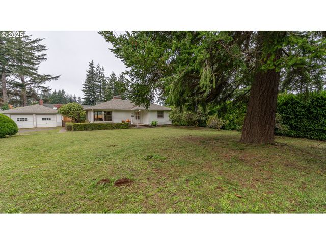 2375 N 14TH St, Coos Bay, OR 97420