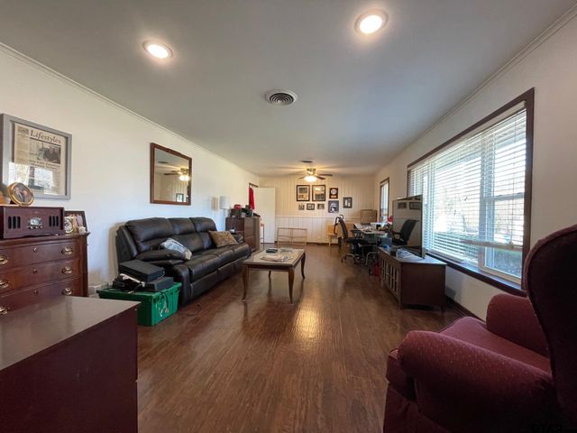 107 Bluebird, Mt Pleasant, TX 75455