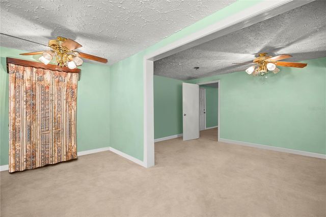 17645 NE 61ST STREET ROAD, Silver Springs, FL 34488