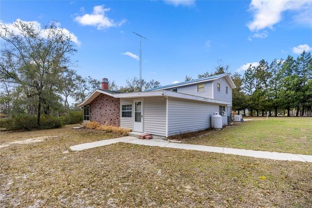 17645 NE 61ST STREET ROAD, Silver Springs, FL 34488