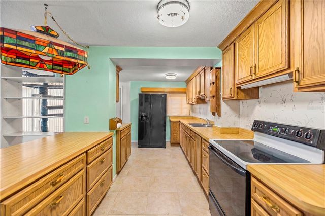 17645 NE 61ST STREET ROAD, Silver Springs, FL 34488