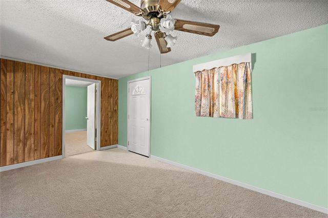 17645 NE 61ST STREET ROAD, Silver Springs, FL 34488