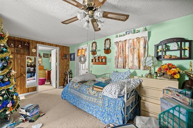 17645 NE 61ST STREET ROAD, Silver Springs, FL 34488