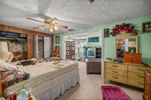 17645 NE 61ST STREET ROAD, Silver Springs, FL 34488