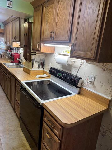 17645 NE 61ST STREET ROAD, Silver Springs, FL 34488