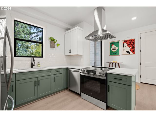 3797 Sw Iowa St, Portland, OR 97221