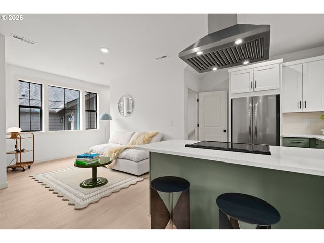 3797 Sw Iowa St, Portland, OR 97221