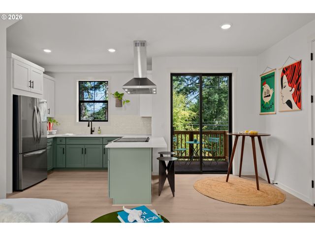 3797 Sw Iowa St, Portland, OR 97221