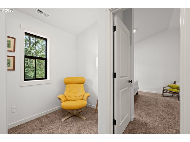 3797 Sw Iowa St, Portland, OR 97221