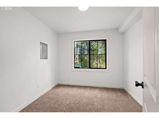 3797 Sw Iowa St, Portland, OR 97221
