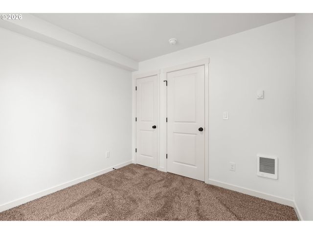 3797 Sw Iowa St, Portland, OR 97221