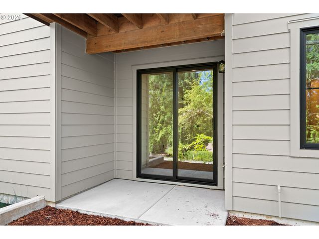 3797 Sw Iowa St, Portland, OR 97221