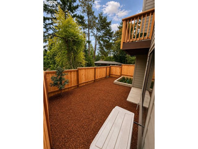 3797 Sw Iowa St, Portland, OR 97221