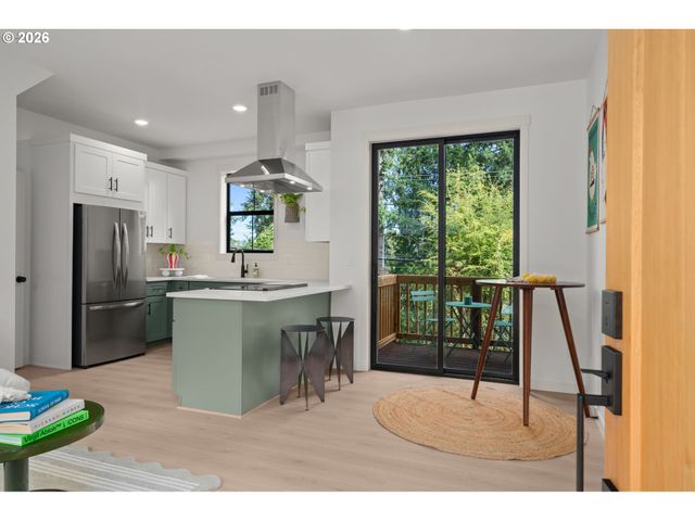 3797 Sw Iowa St, Portland, OR 97221