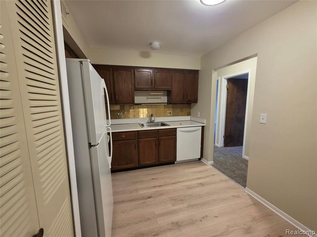 30795 Shiawassee Road A-7, Farmington, MI 48336