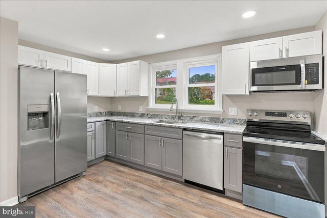 1117 WASHINGTON AVE, Martinsburg, WV 25401